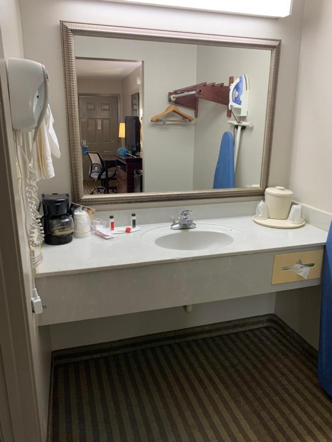 Days Inn By Wyndham Ocean Springs Eksteriør billede